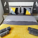 Americas Luxury Low-cost With Terrace & Views